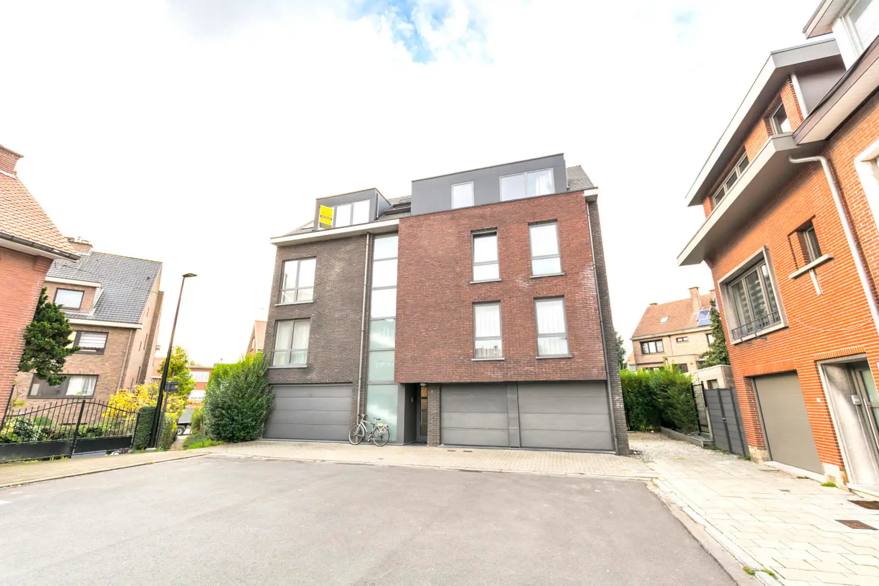Welgelegen flat met garage en kelder... foto 2