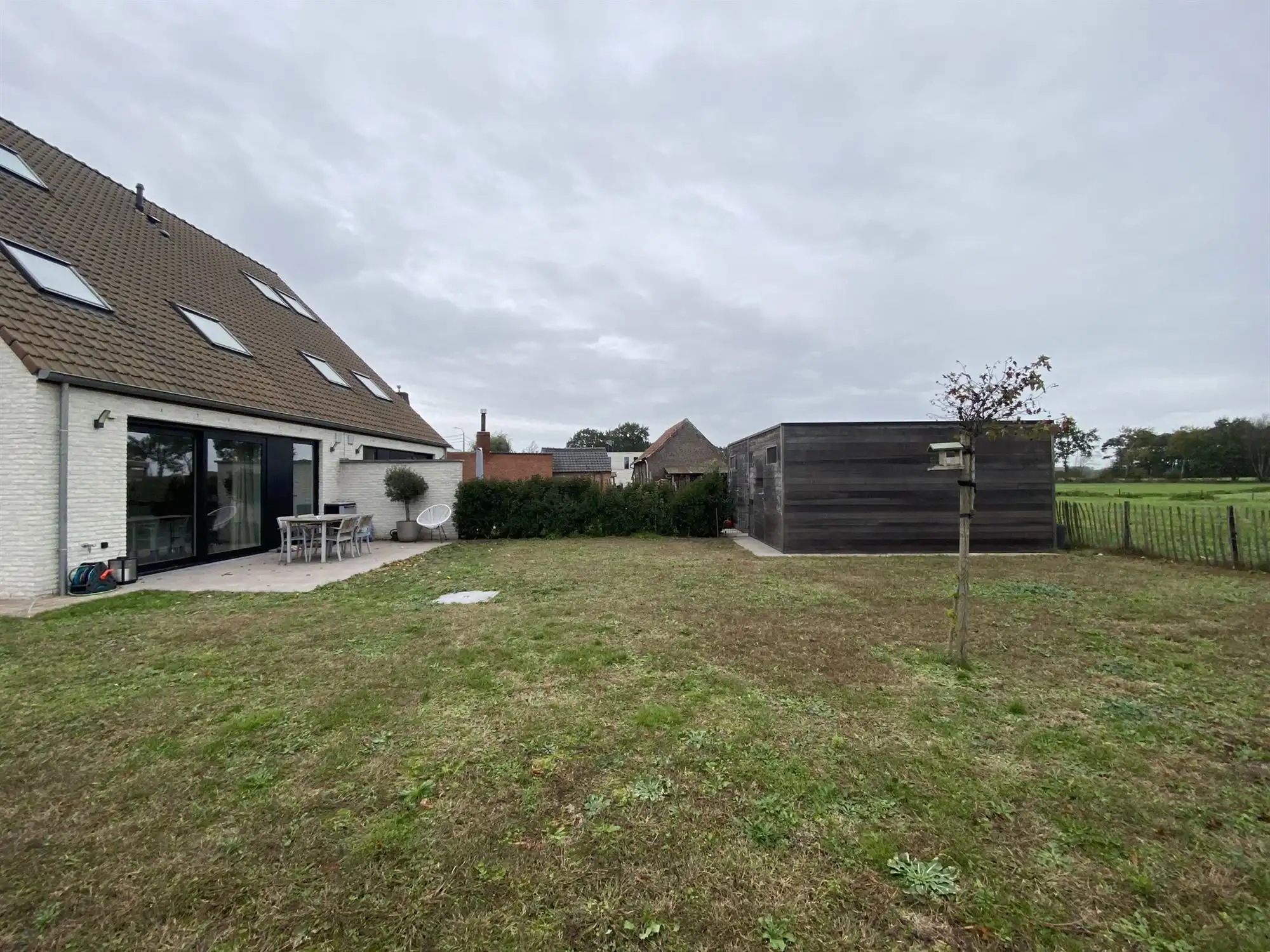 Mooi afgewerkte halfopen woning met 4 slaapkamers en inpandige garage foto 23