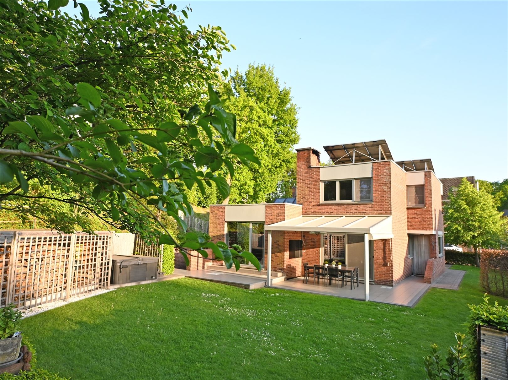 Gerenoveerde gezinswoning met groen zicht foto 29