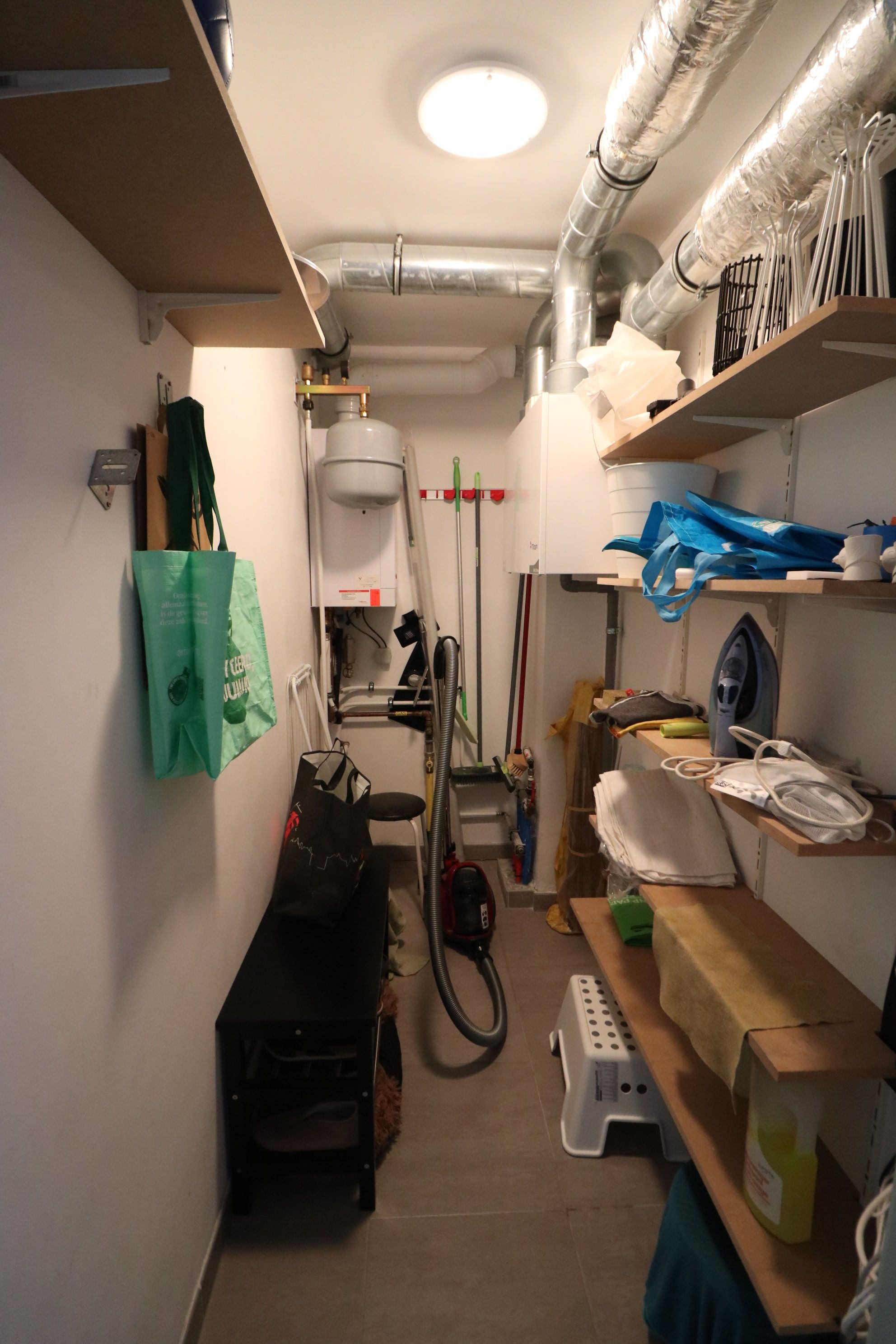 Gemeubileerd 2-slaapkamerappartement vlakbij Grote Markt en op wandelafstand van Zeedijk en Jachthaven.  foto 8
