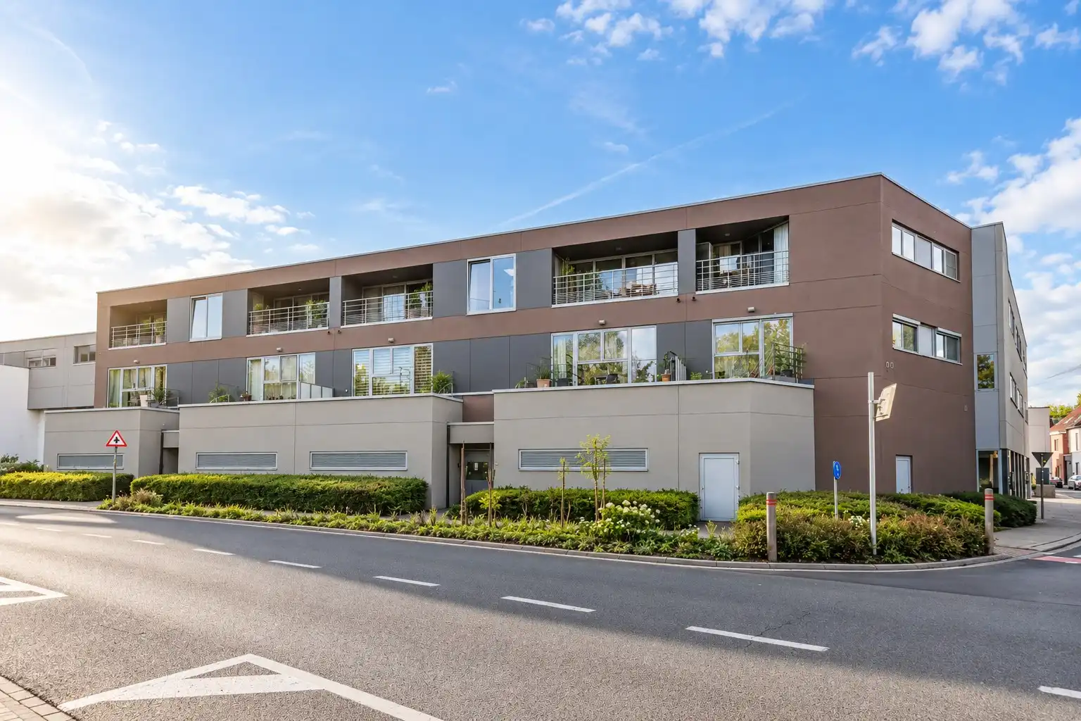 INSTAPKLAAR APP MET 2 SLAAPKAMERS, TERRAS & GARAGE ! foto 15