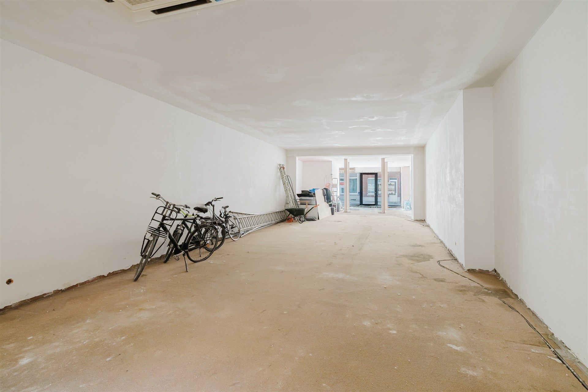 Handelspand op topligging in centrum Wetteren foto 6