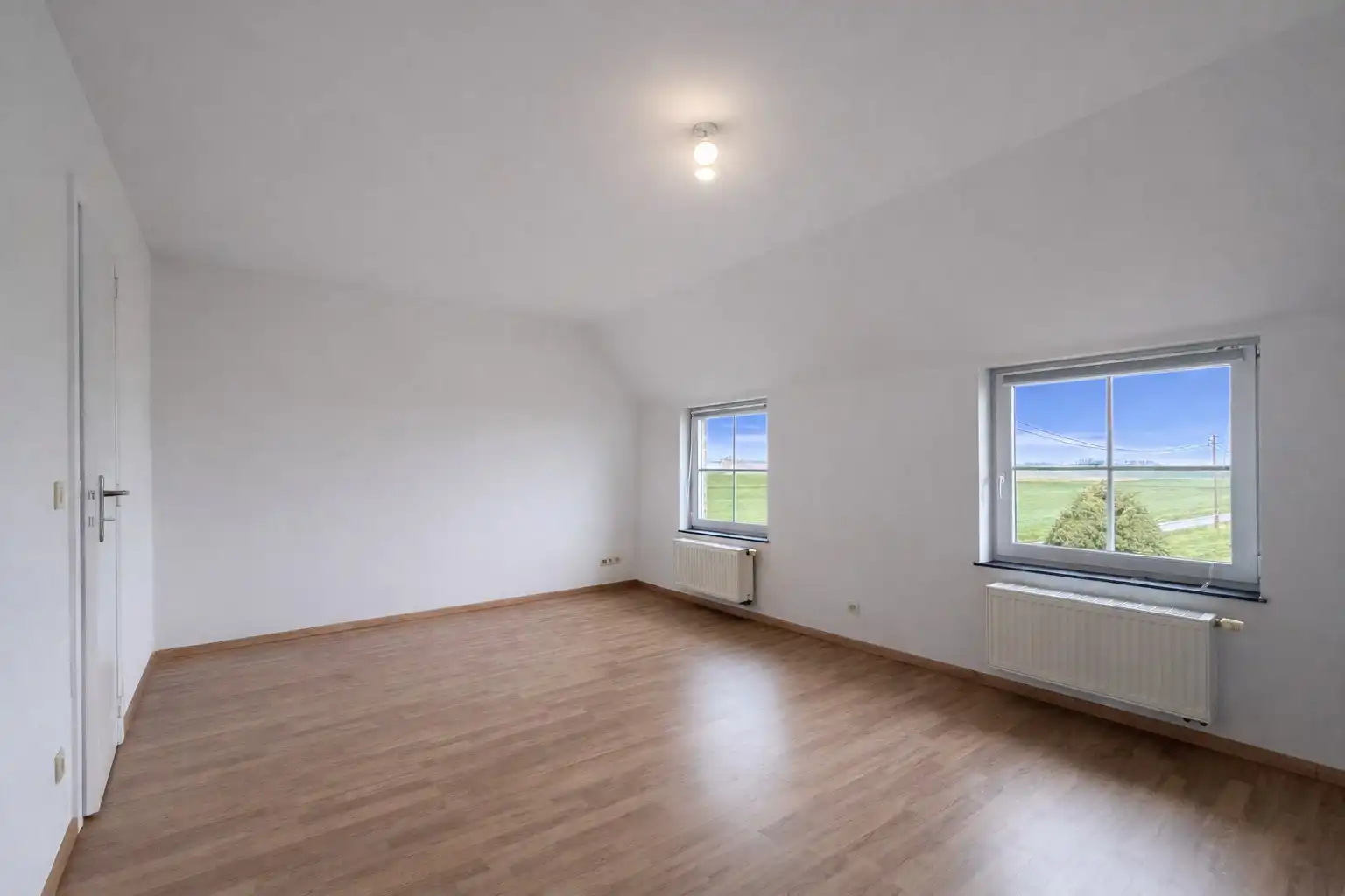 Fermette met atelierruimte/opslagruimte op prachtige locatie foto 14