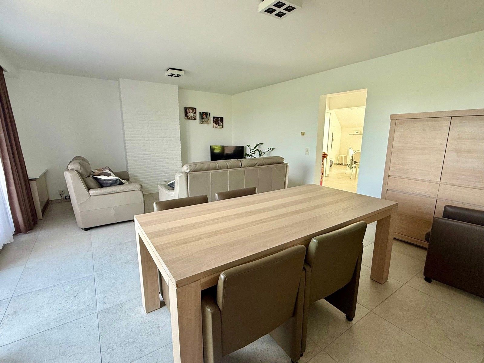 Volledig gerenoveerd appartement met zonnige terrassen. foto 3