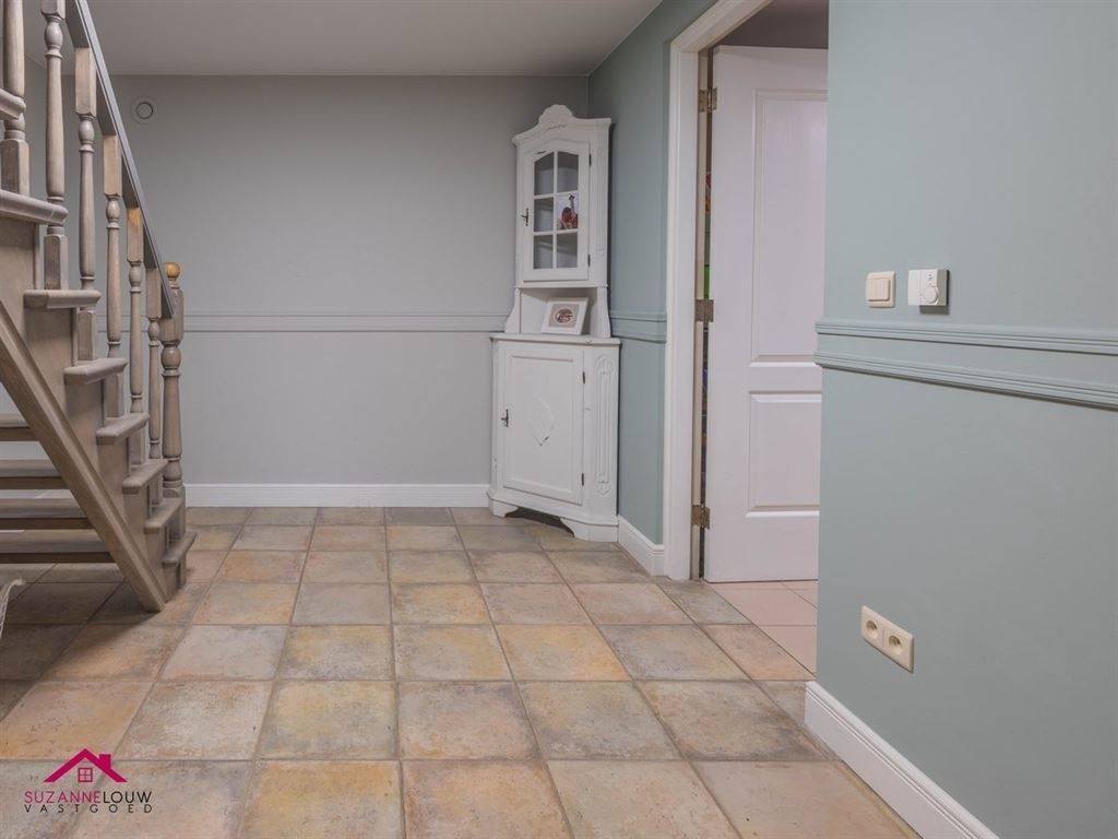 Landelijke villawoning met dubbele vrijstaande garage foto 56