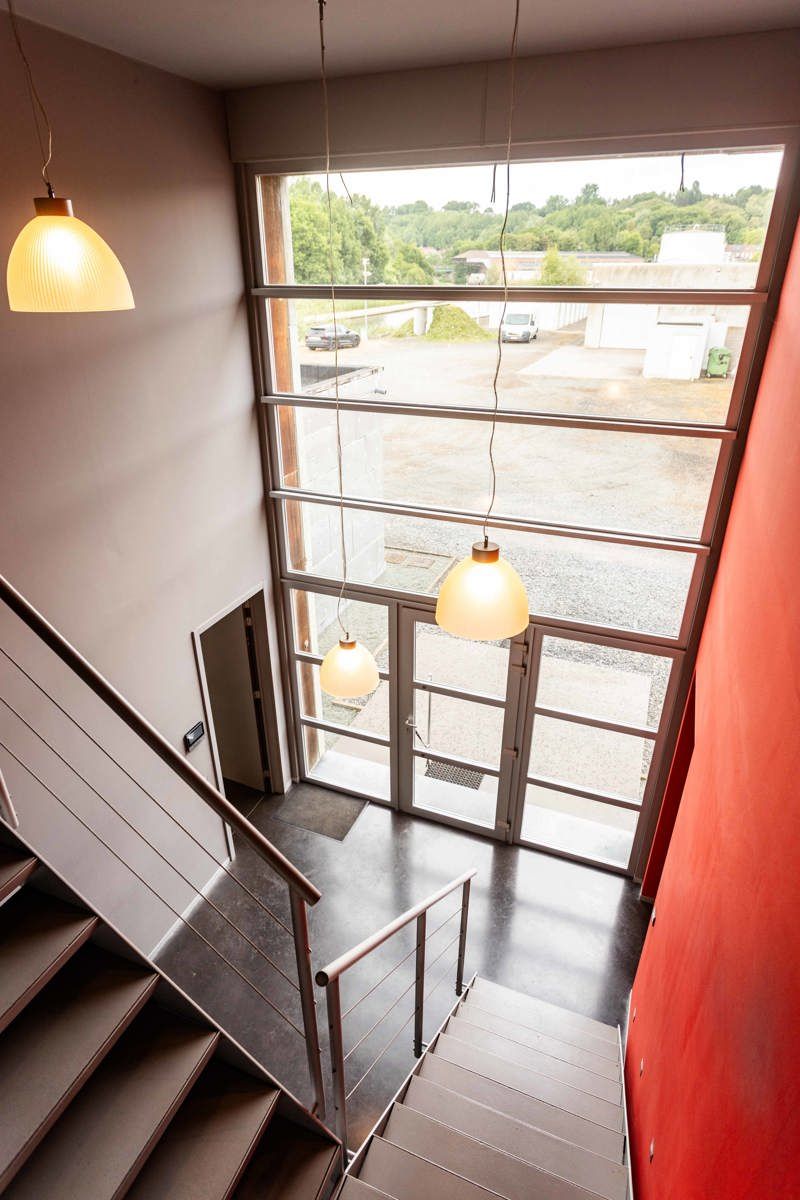 Gebouw met kantoren + woonst + loods op 3670 m2 foto 13