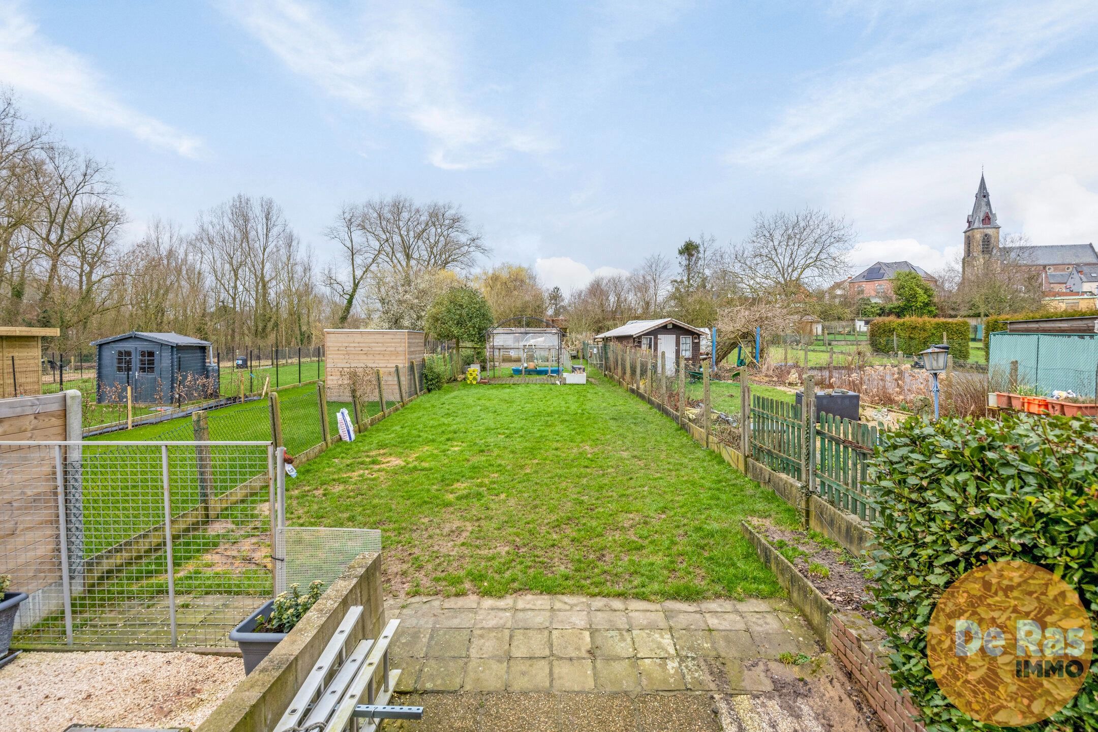 HILLEGEM - Bel étage met 5 slaapkamers en grote tuin foto 28