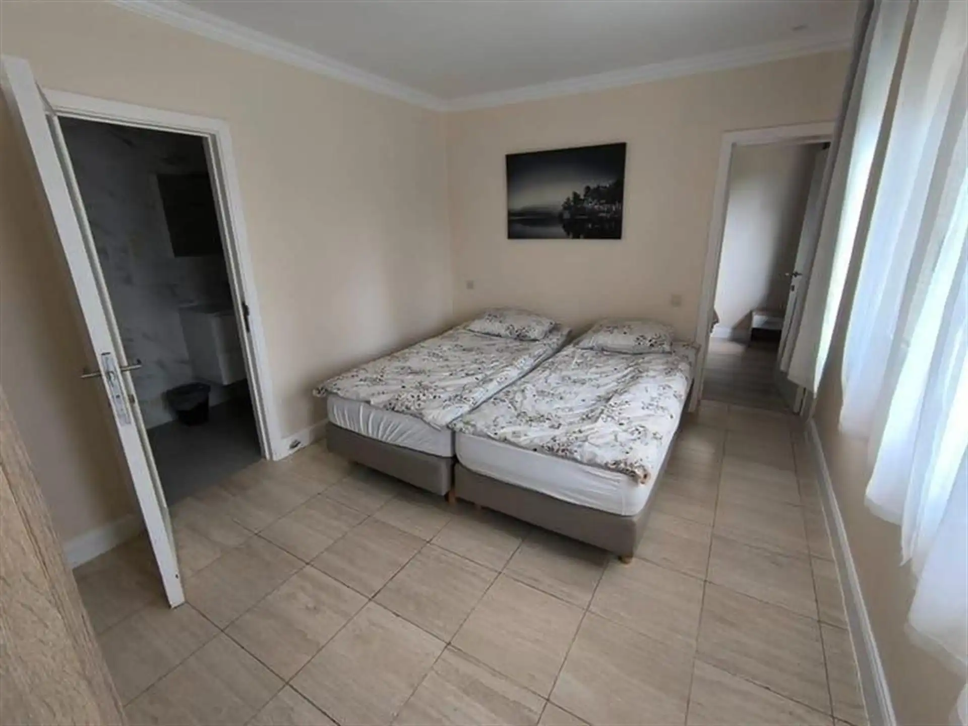 Ruim 2 slaapkamer appartement met zonnig terras.  foto 5