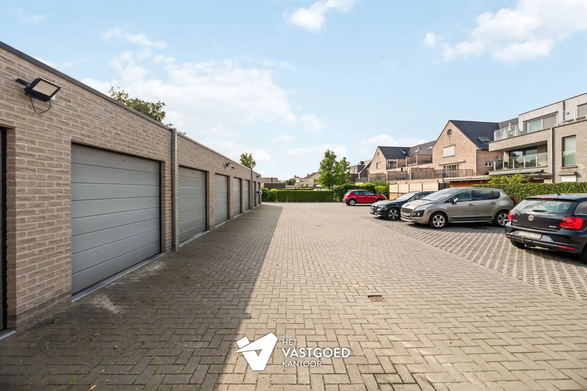 RECENT APPARTEMENT (87M²) MET 2 SLAAPKAMERS, TERRAS, GARAGE MET APARTE BERGING EN CARPORT TE HULSHOUT foto 27