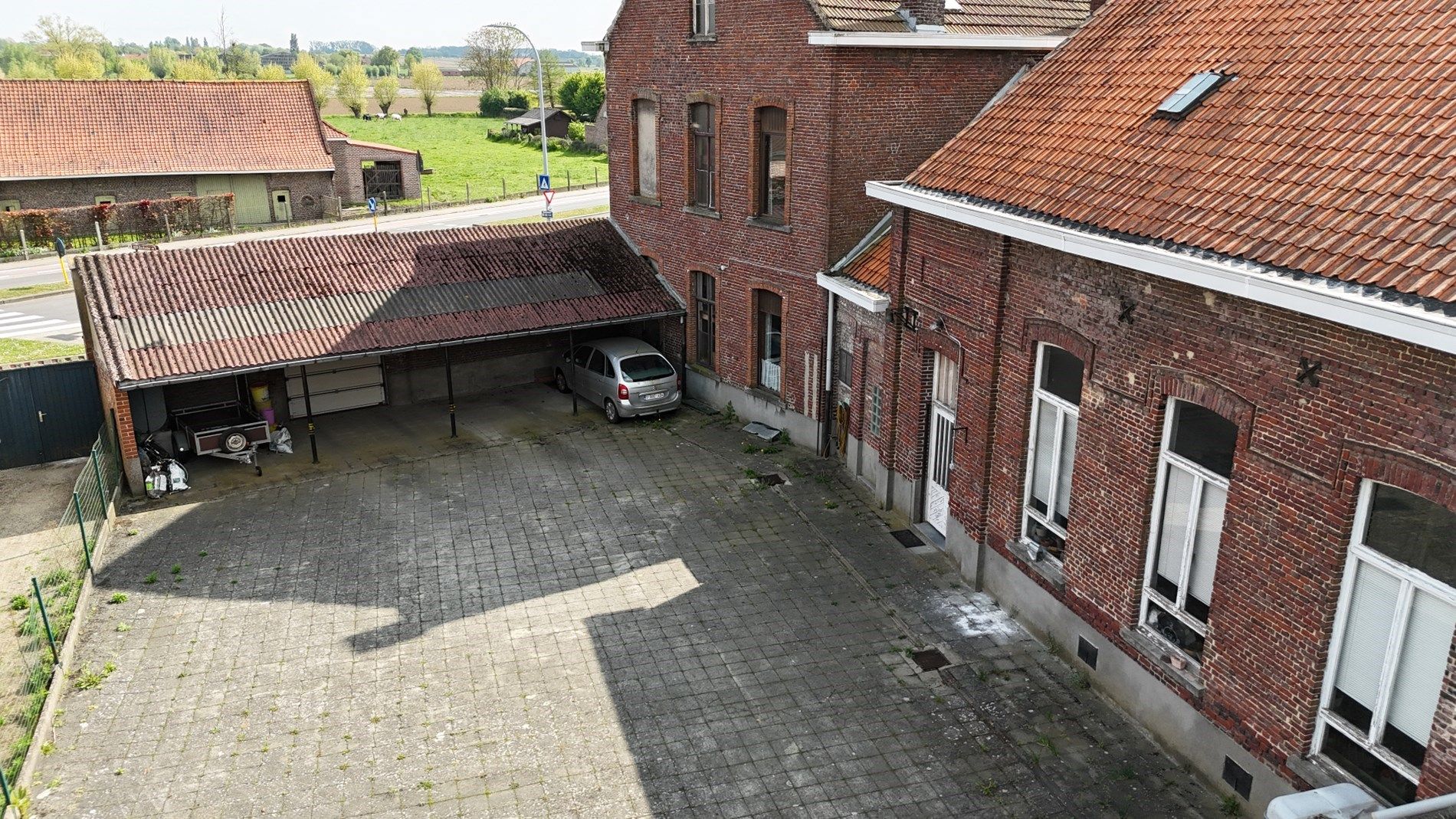 Grote eigendom met atelier. foto 5