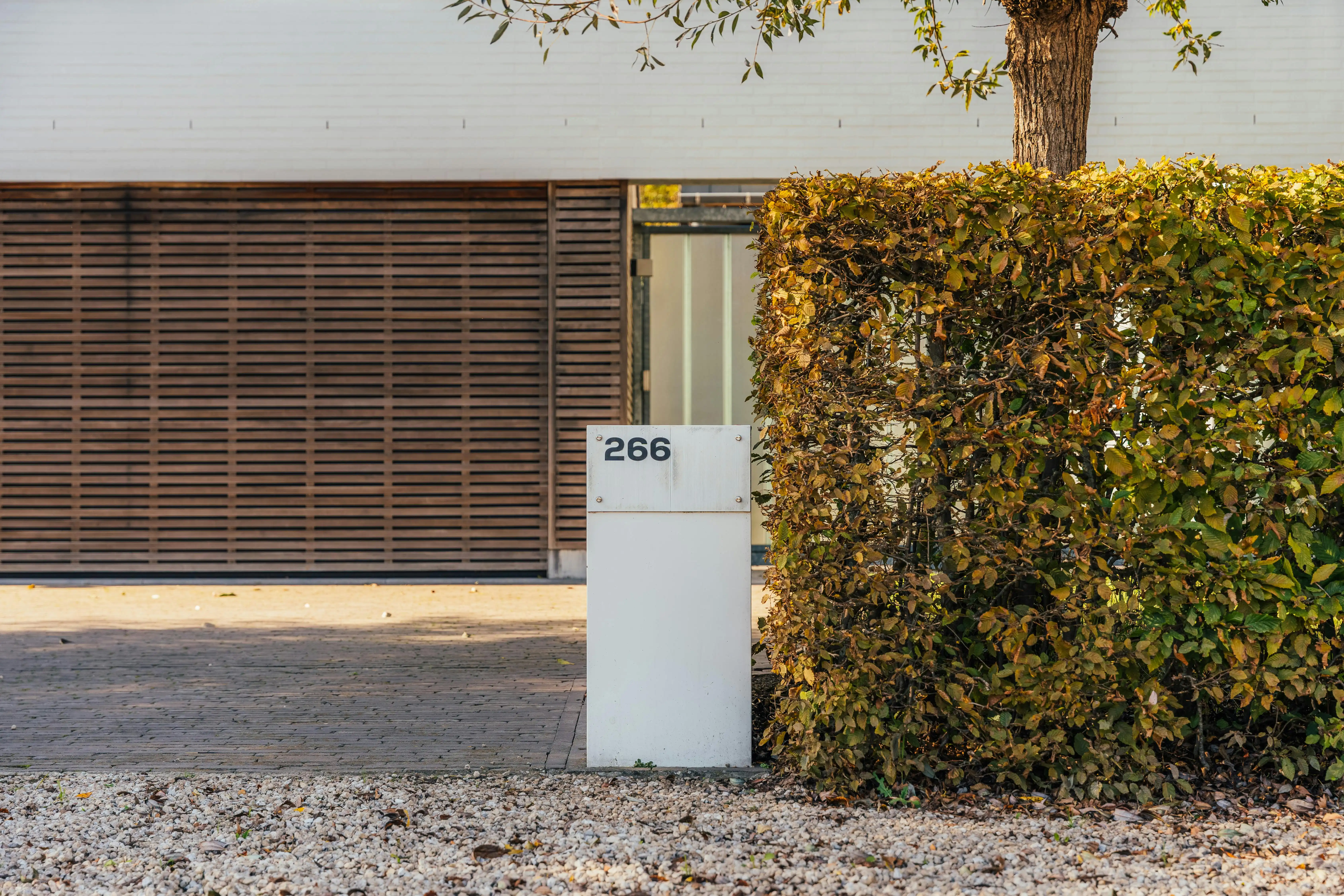 Architecturale villa met prachtige tuin te koop in Torhout foto 3
