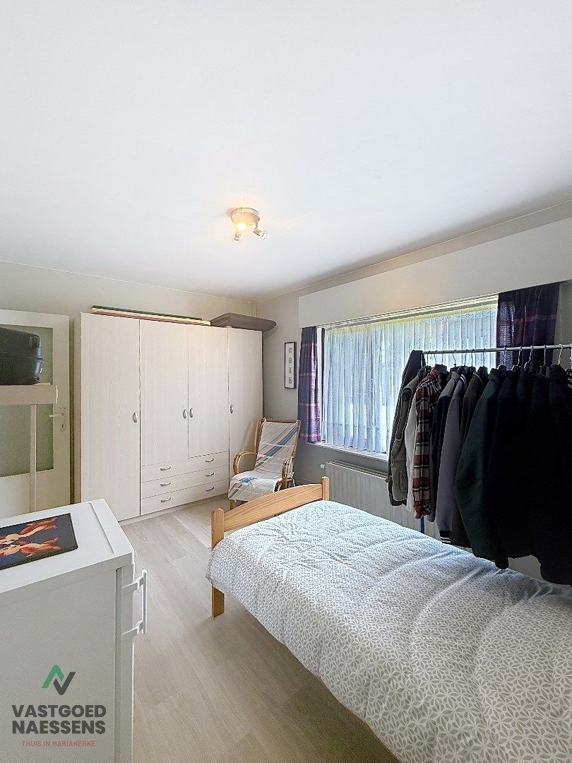 TE RENOVEREN BUNGALOW IN GEGEERDE WOONWIJK foto 28