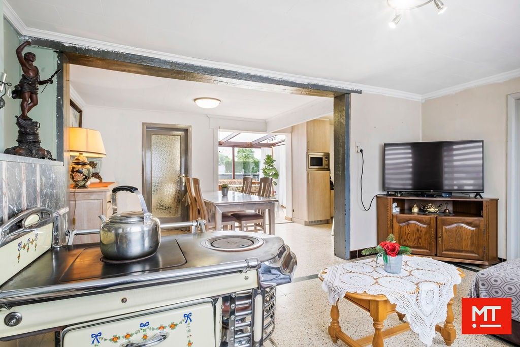 Halfopen woning in de dorpskern van Beselare foto 4