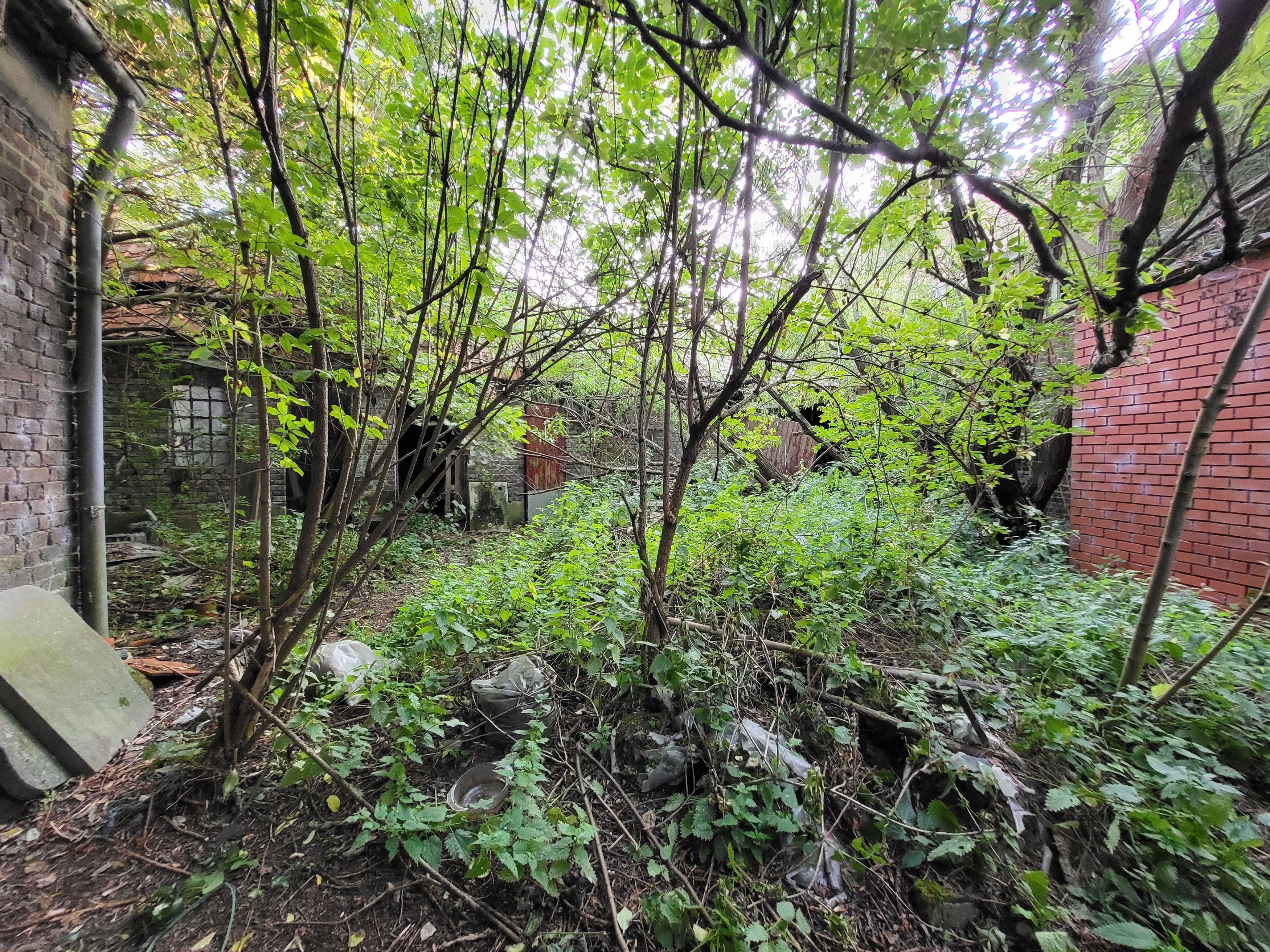 Prachtig te renoveren burgerwoning op 318m² met ruime garage en stalling. foto 28