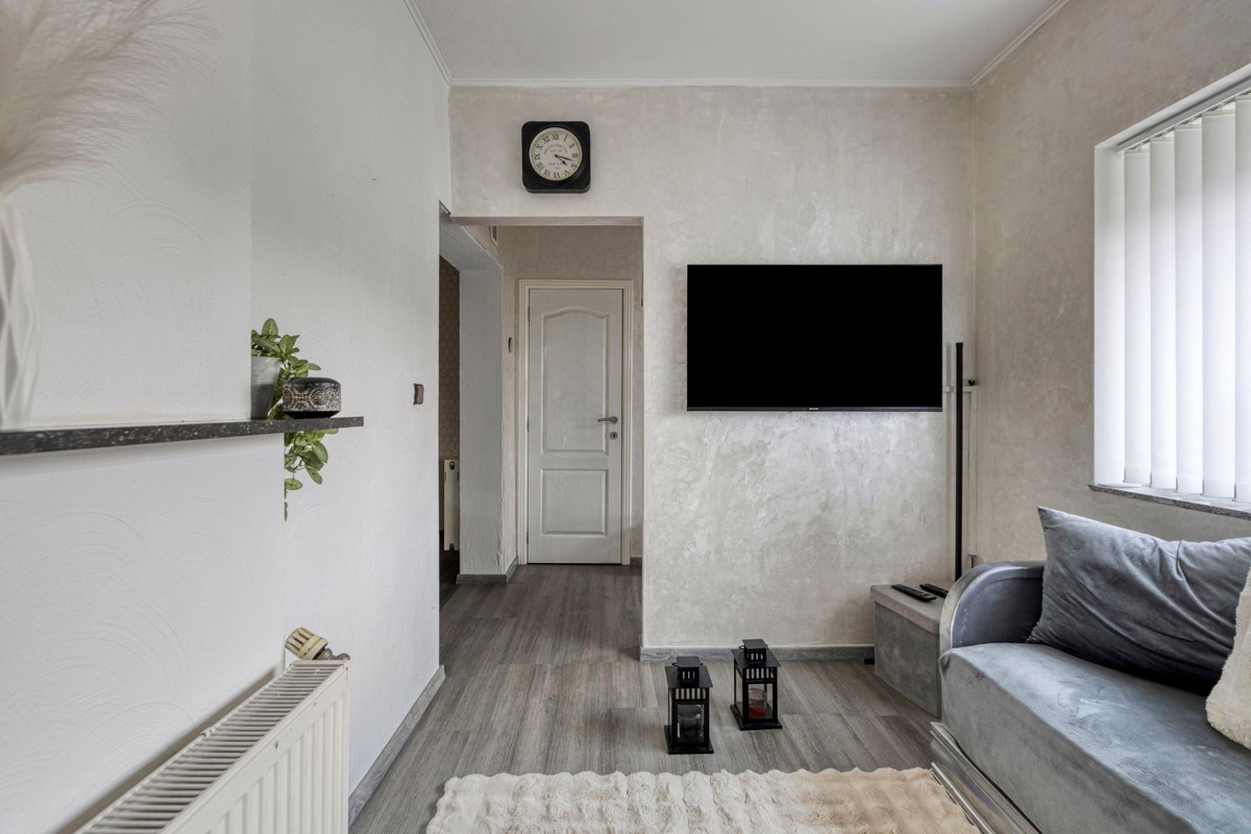 Gerenoveerde woning met 4 slaapkamers, veranda en zwembad. foto 4