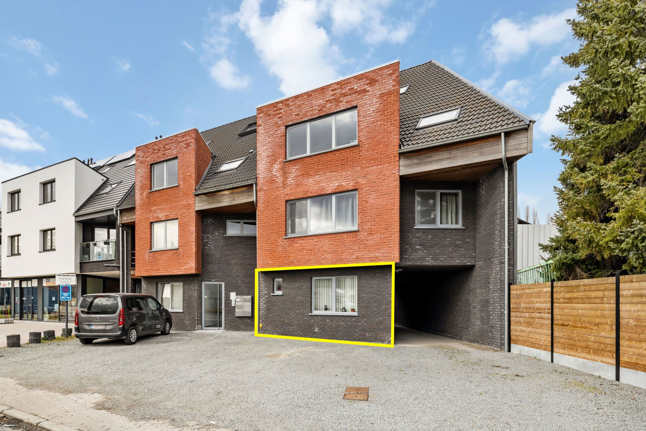 Gezellig energiezuinig appartement met grote koer en garage foto 3