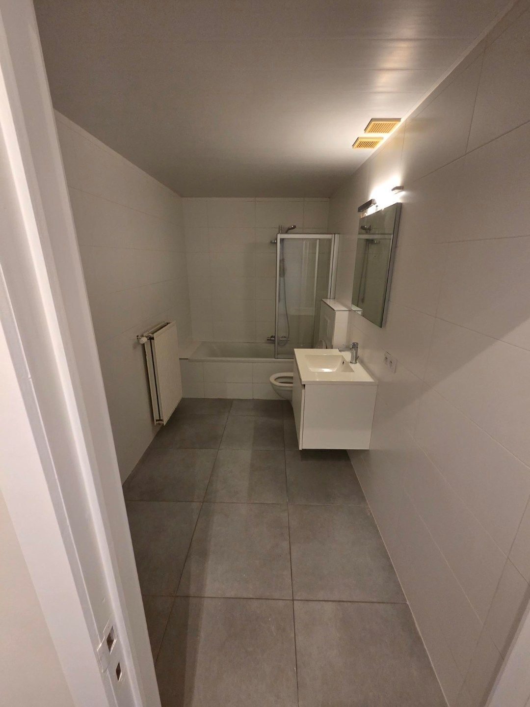 Verzorgd appartement met 2 slaapkamers in Veurne foto 7