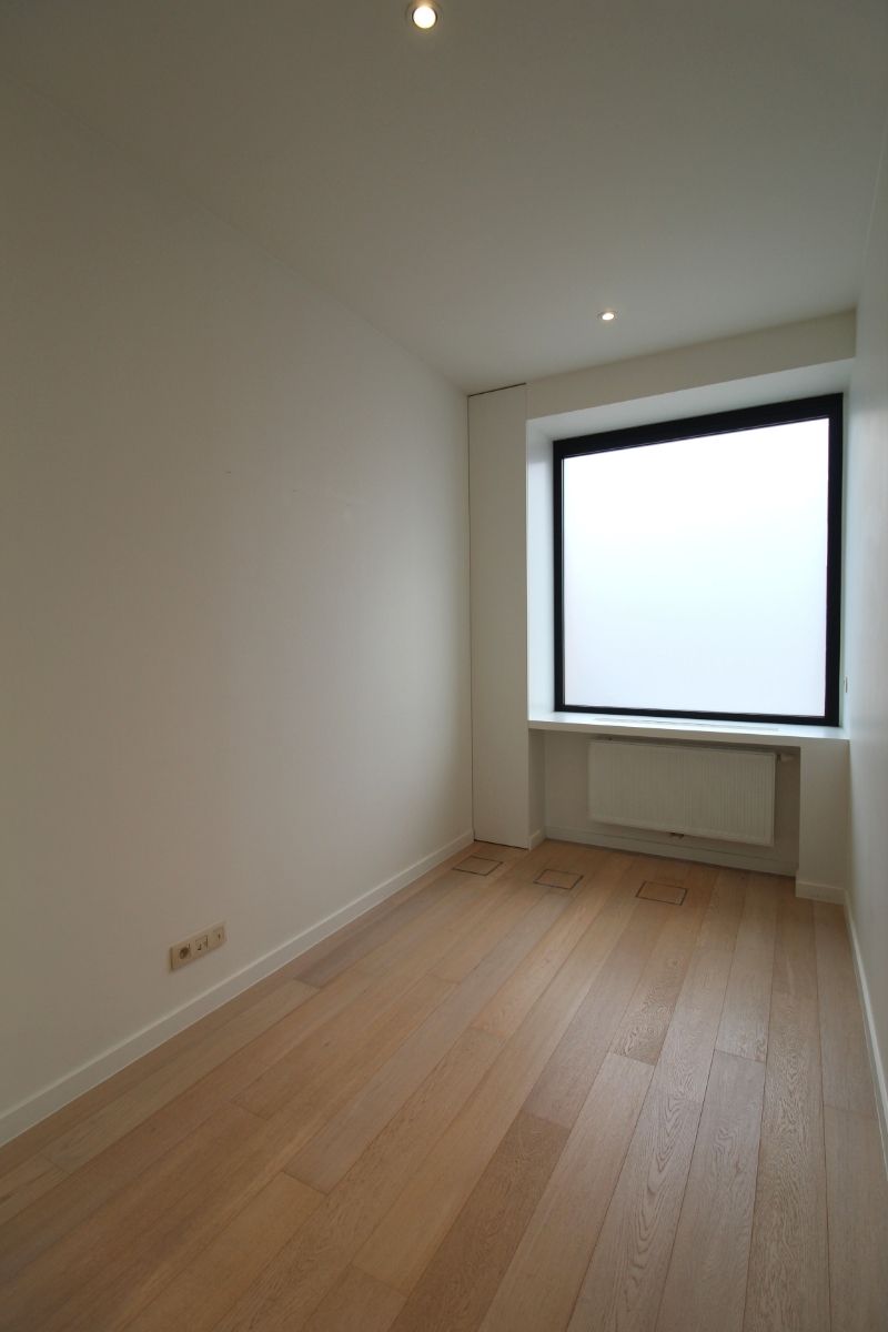 Gerenoveerde woning dichtbij centrum Roeselare foto 4