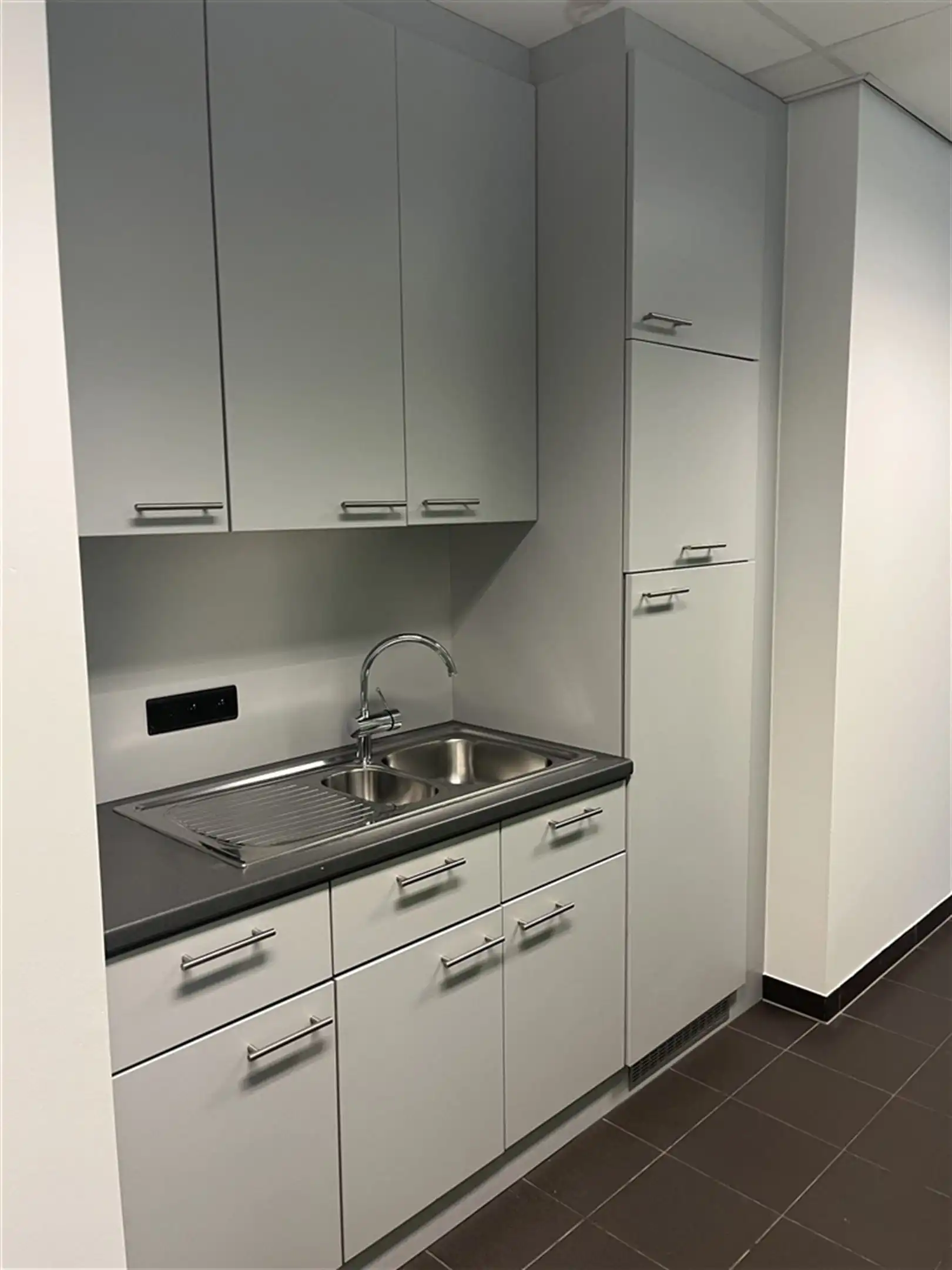 Kantoorgebouw foto 8