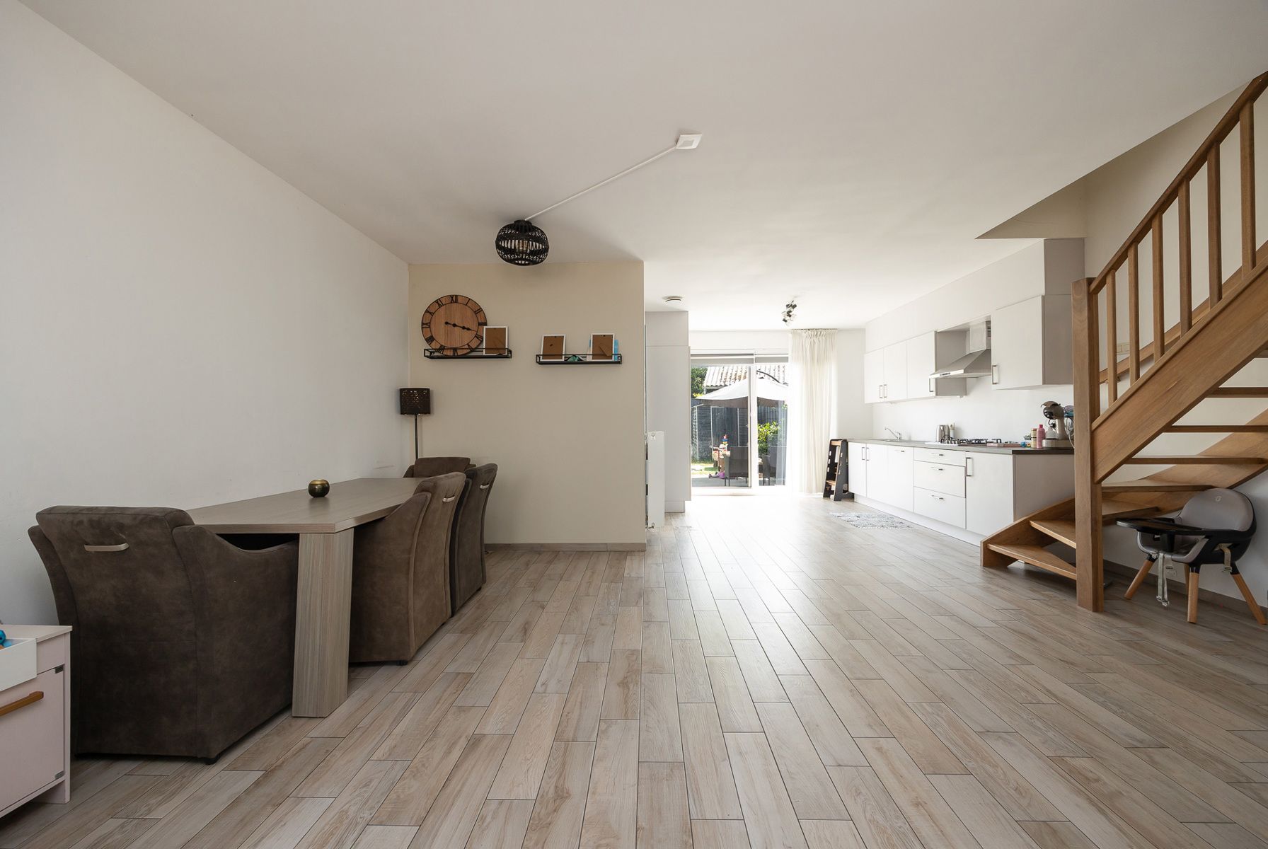 Recente energiezuinige woning met 3 slaapkamers en zuid georiënteerde tuin. foto 3