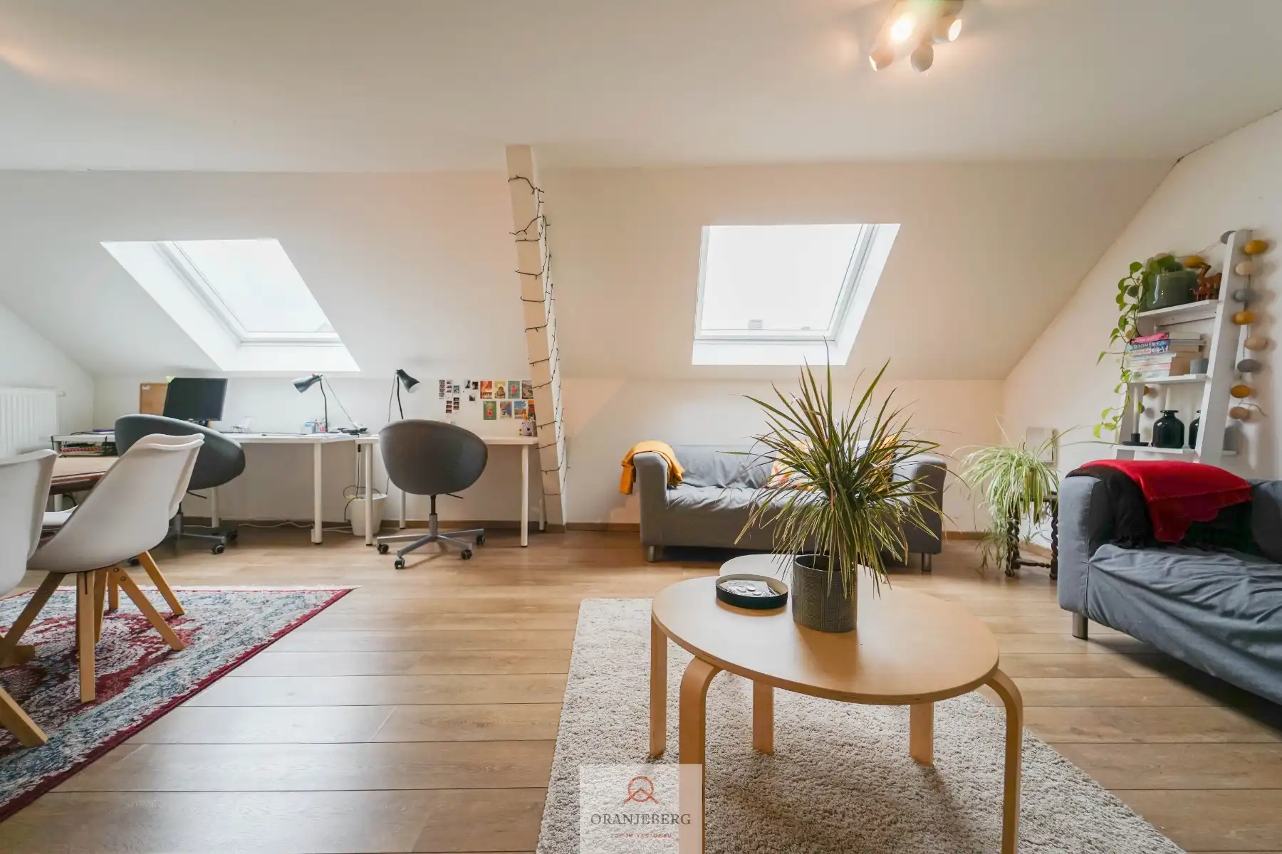 Duplex-appartement (95 m²) vlakbij Korenmarkt foto 4