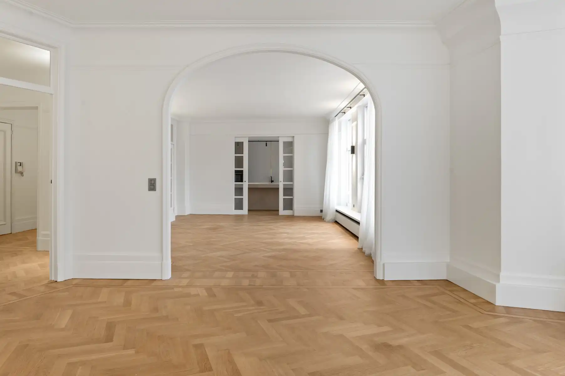 Luxueus gerenoveerd 2 slpk appartement in Art Deco-gebouw foto 3