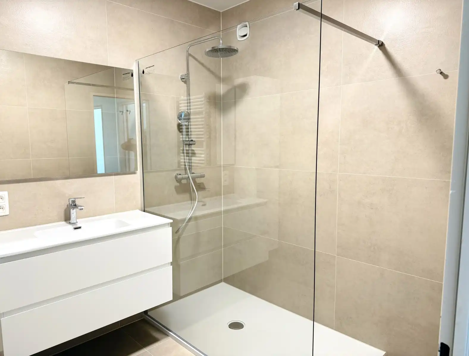 Berchem | Gerenoveerd 2 slpk app + terras  foto 9