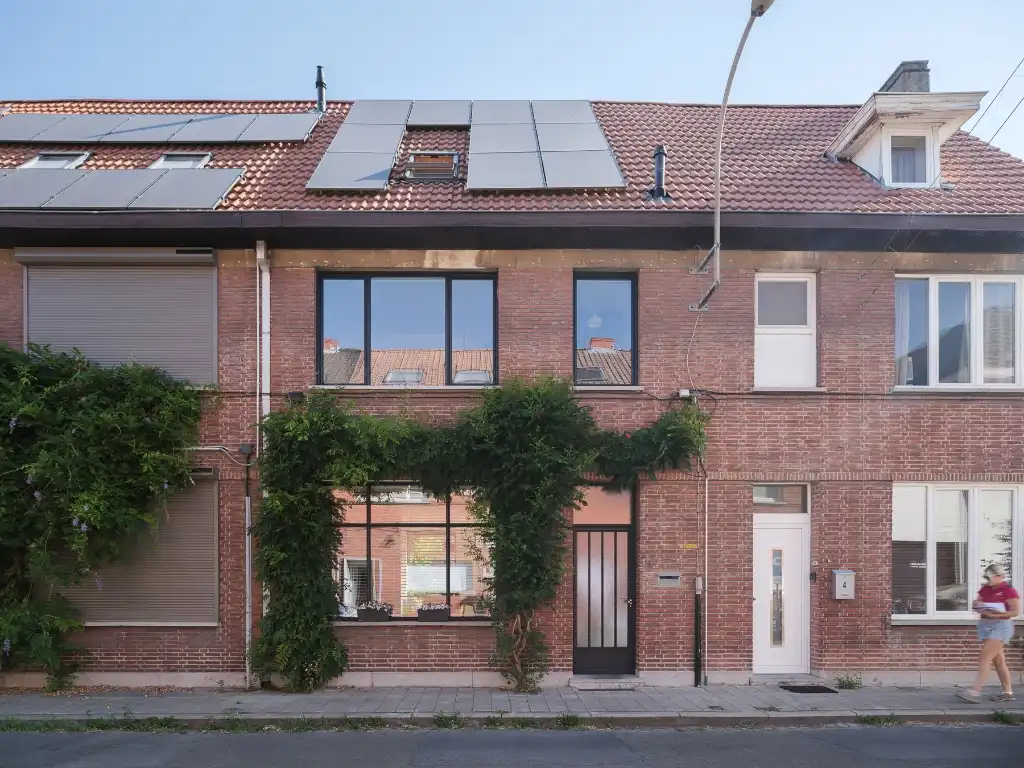 Gentbrugge - Stijlvol gerenoveerde burgerwoning met drie slaapkamers en stadstuin foto 3