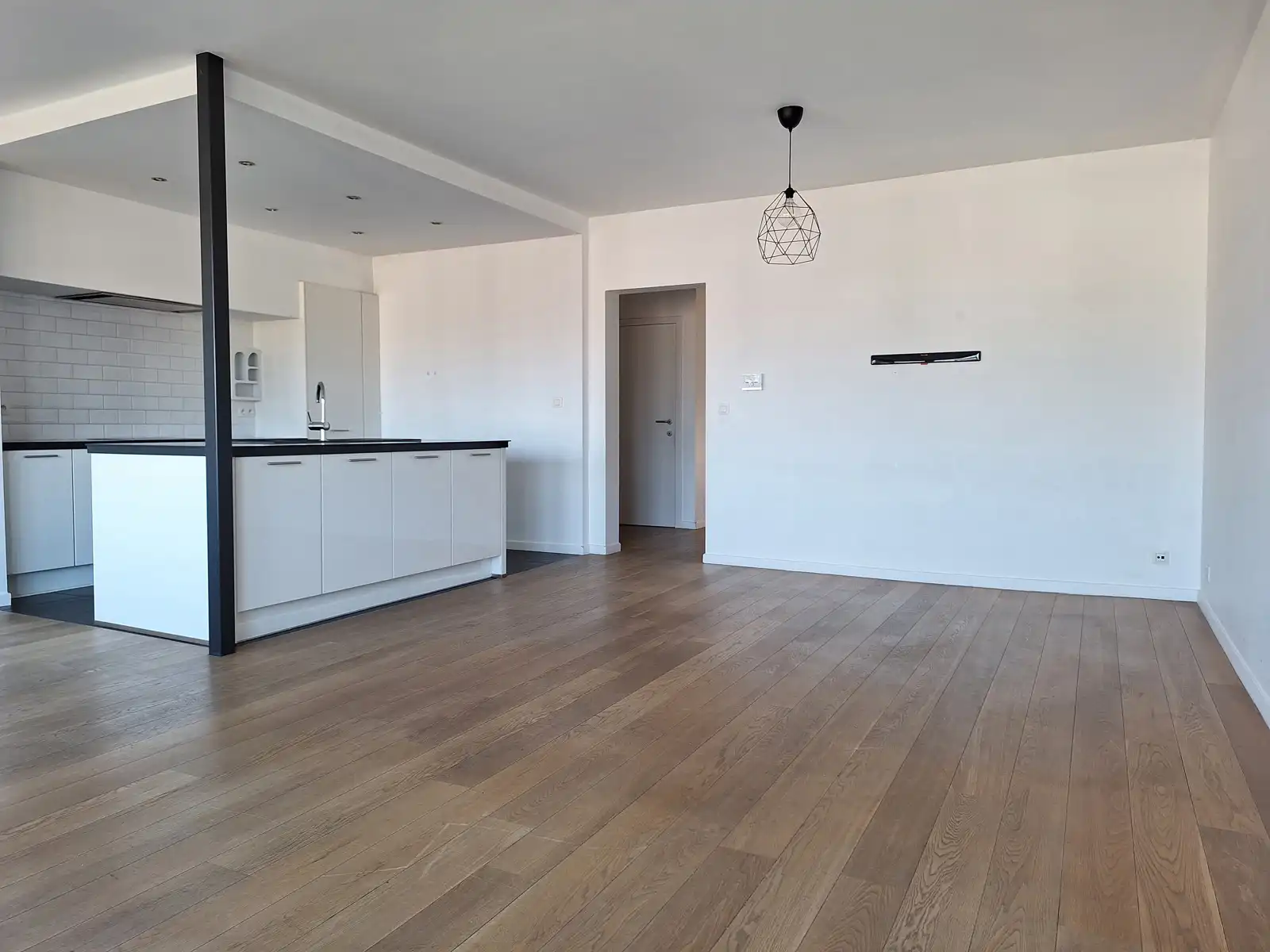 Oosterveldwijk | Ruim 2 slpk app. met terras  foto {{pictureIndex}}