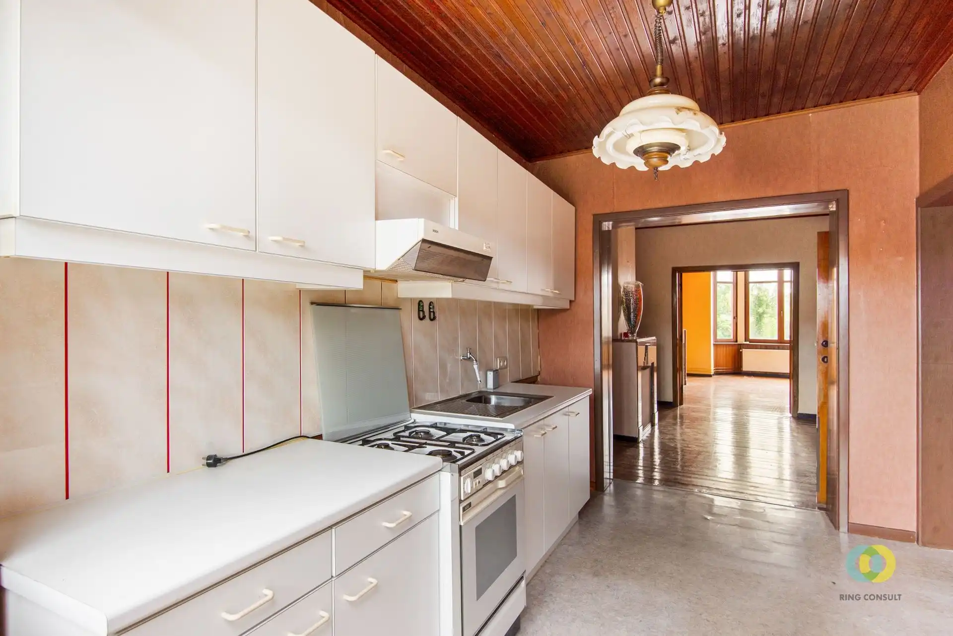 Bel-étage woning met grote garage foto 9