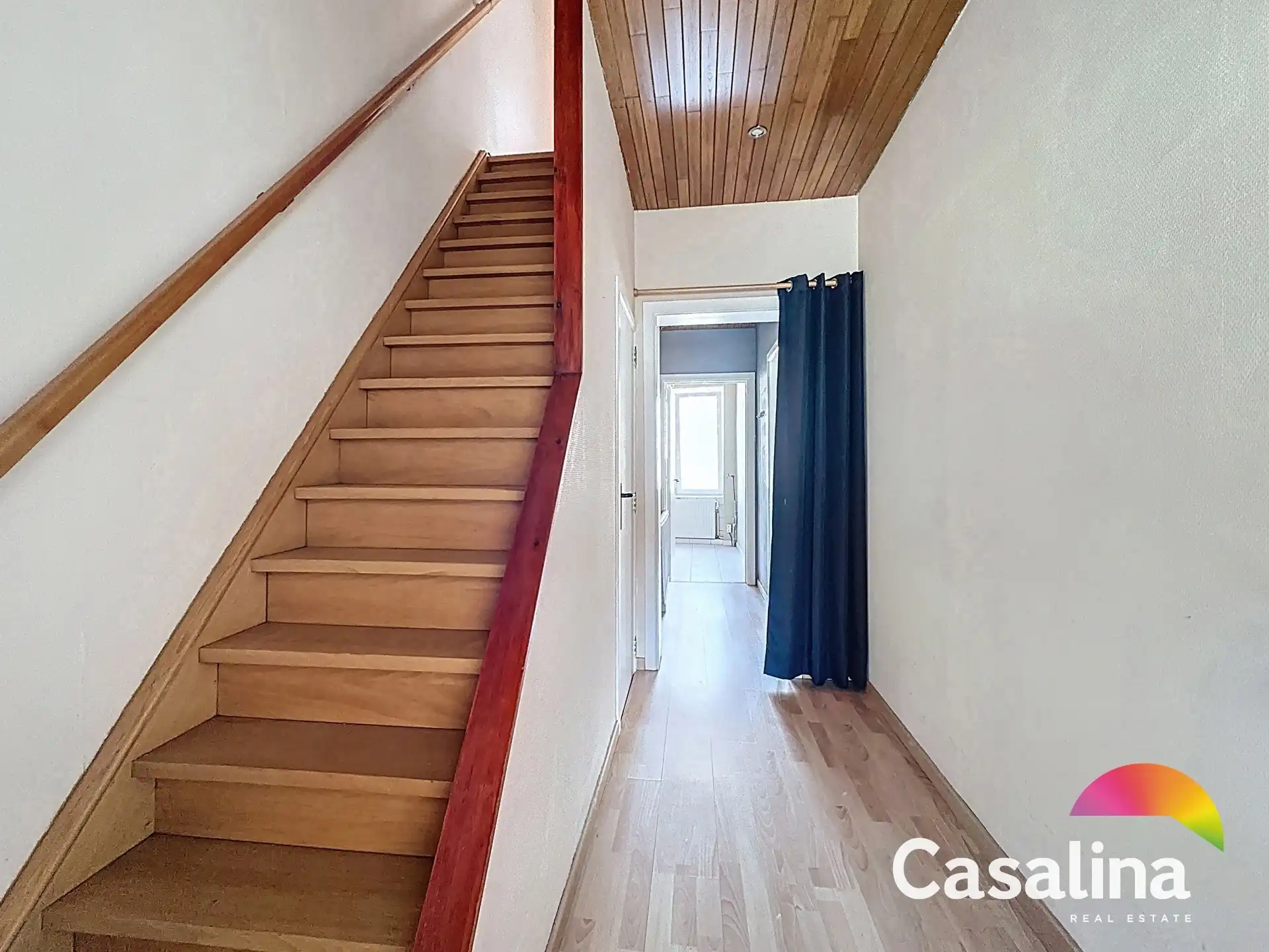 Een ruime te renoveren rijwoning van 207m² met zonnig terras foto 10