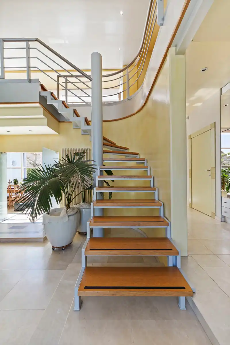 MODERNE VILLA MET 5 SLAAPKAMERS EN ONDERHOUDSVRIENDELIJKE TUIN foto 39