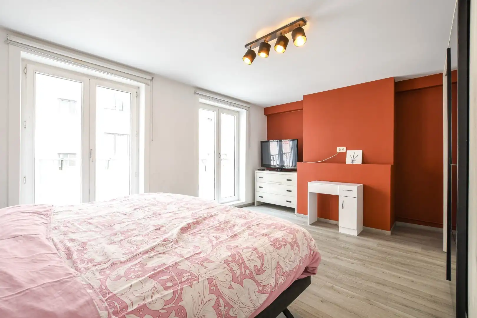 Ruime woning op 50 meter van de zee in Blankenberge foto 18