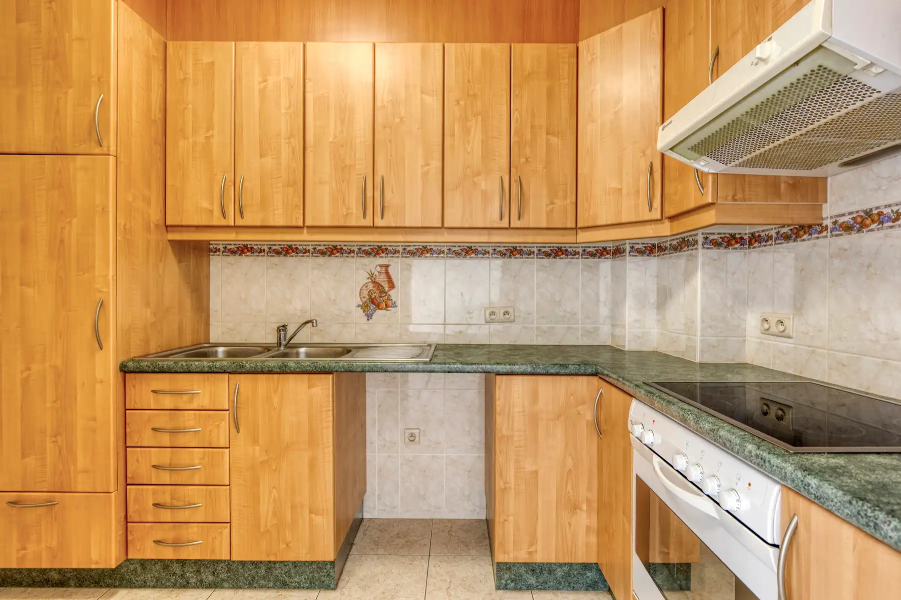 TOPPER! INSTAPKLAAR APPARTEMENT IN KLEINSCHALIG GEBOUW foto 12