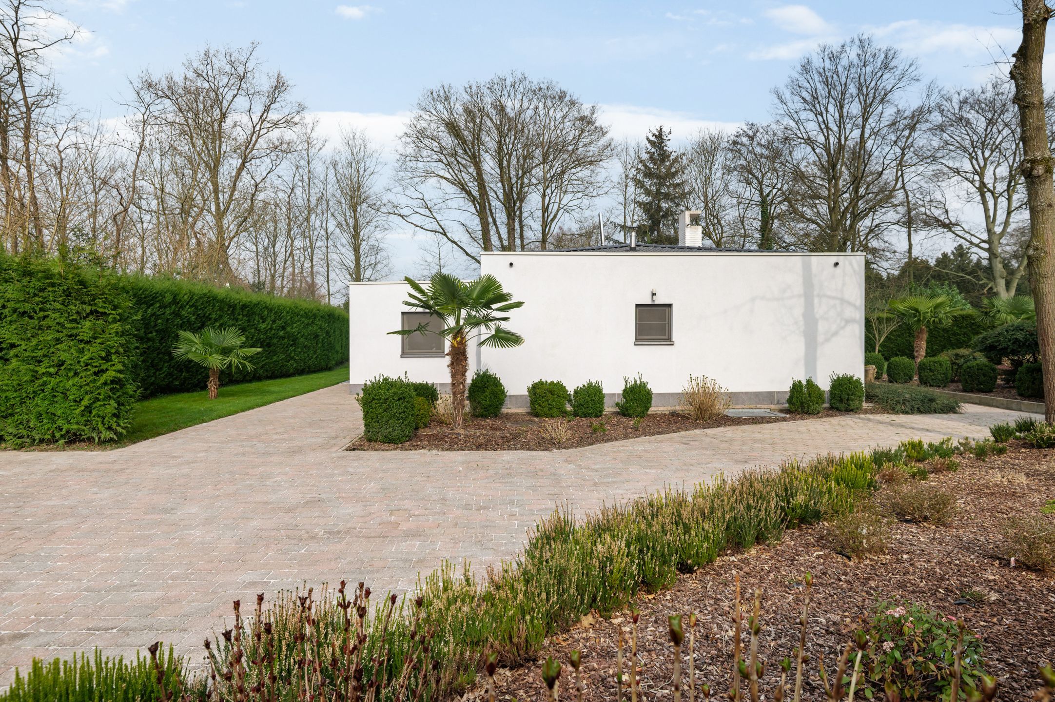 Unieke laagbouwvilla met polyvalente ruimte op ruim perceel in Brasschaat! foto 34