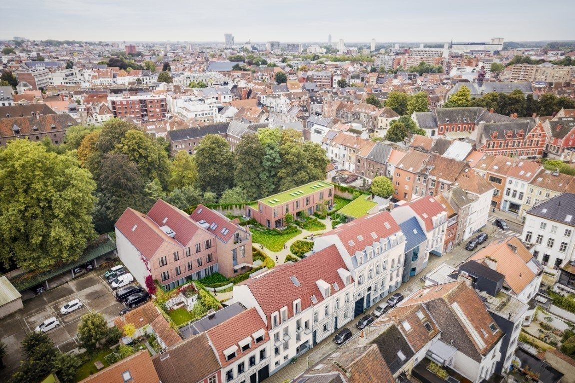 Authentiek gerenoveerde herenwoning met vier slaapkamers foto 5