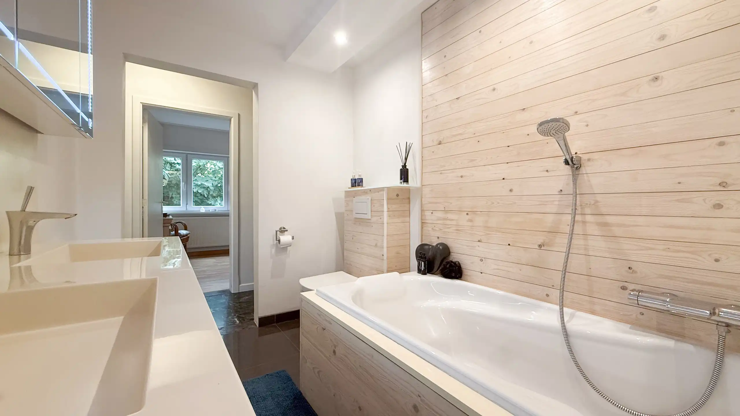 Ruime gezinswoning op 8 are met 5 slaapkamers op toplocatie! foto 22