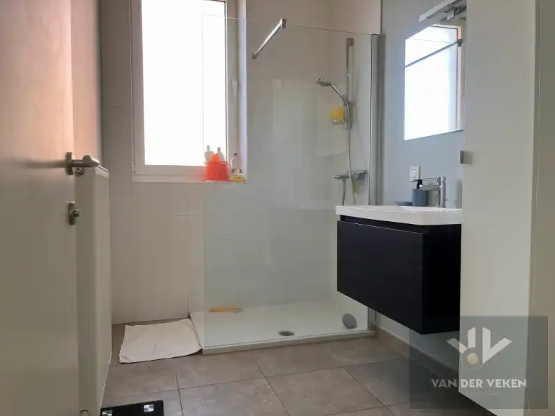 Gemeubeld 1 slaapkamer appartement in hartje Hasselt! foto 9