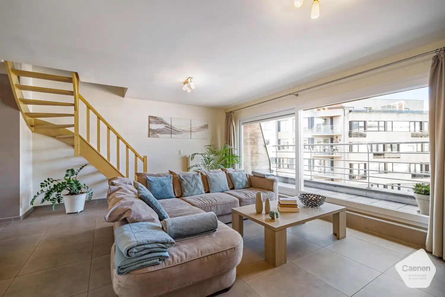 Zeer ruim duplexappartement met twee slaapkamer in het centrum van Blankenberge foto {{pictureIndex}}