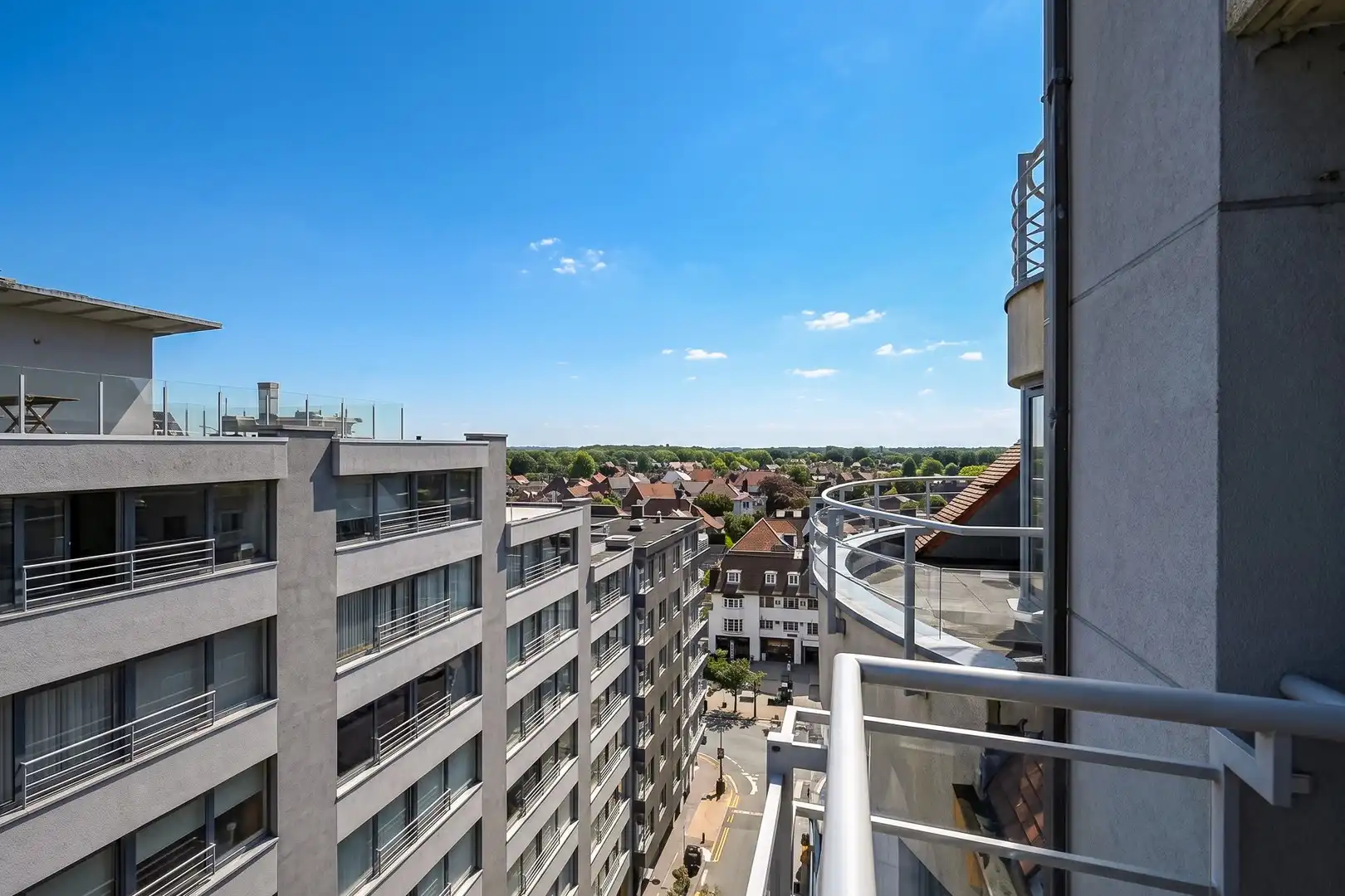 Schitterend hoekappartement in het hart van het Zoute met frontaal zeezicht. foto 20
