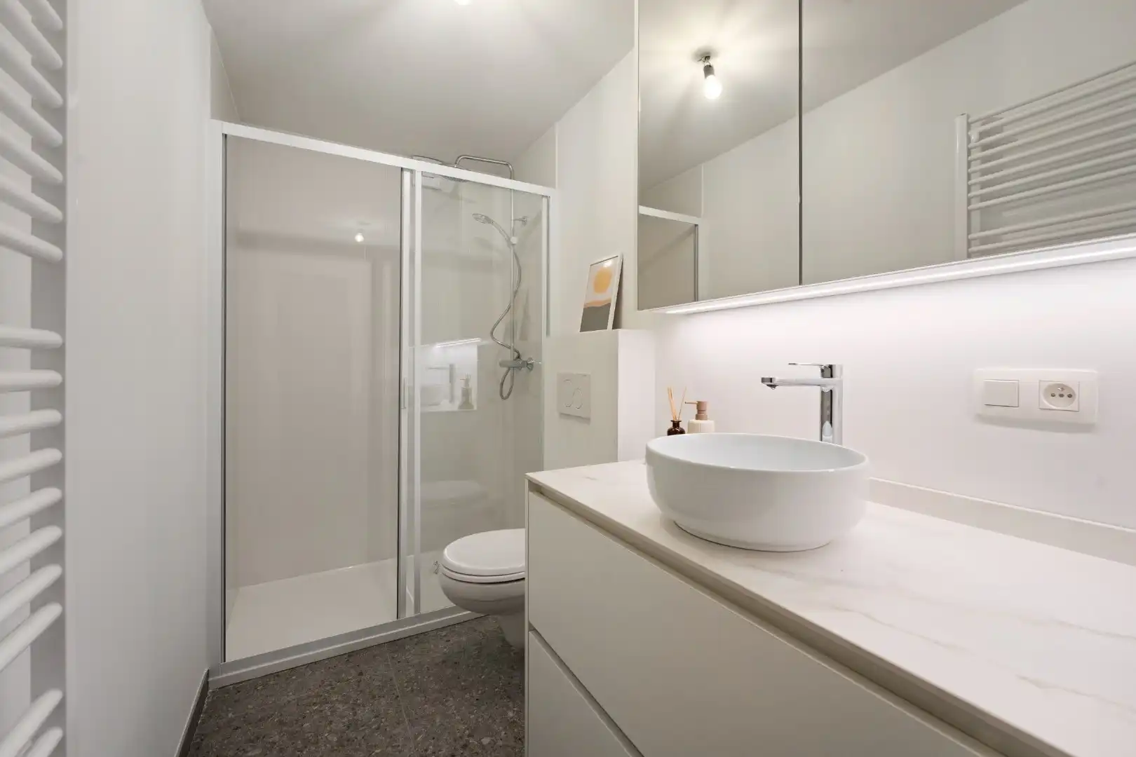 Energiezuinige, volledig gerenoveerde woning te koop op toplocatie in Wenduine! foto 9