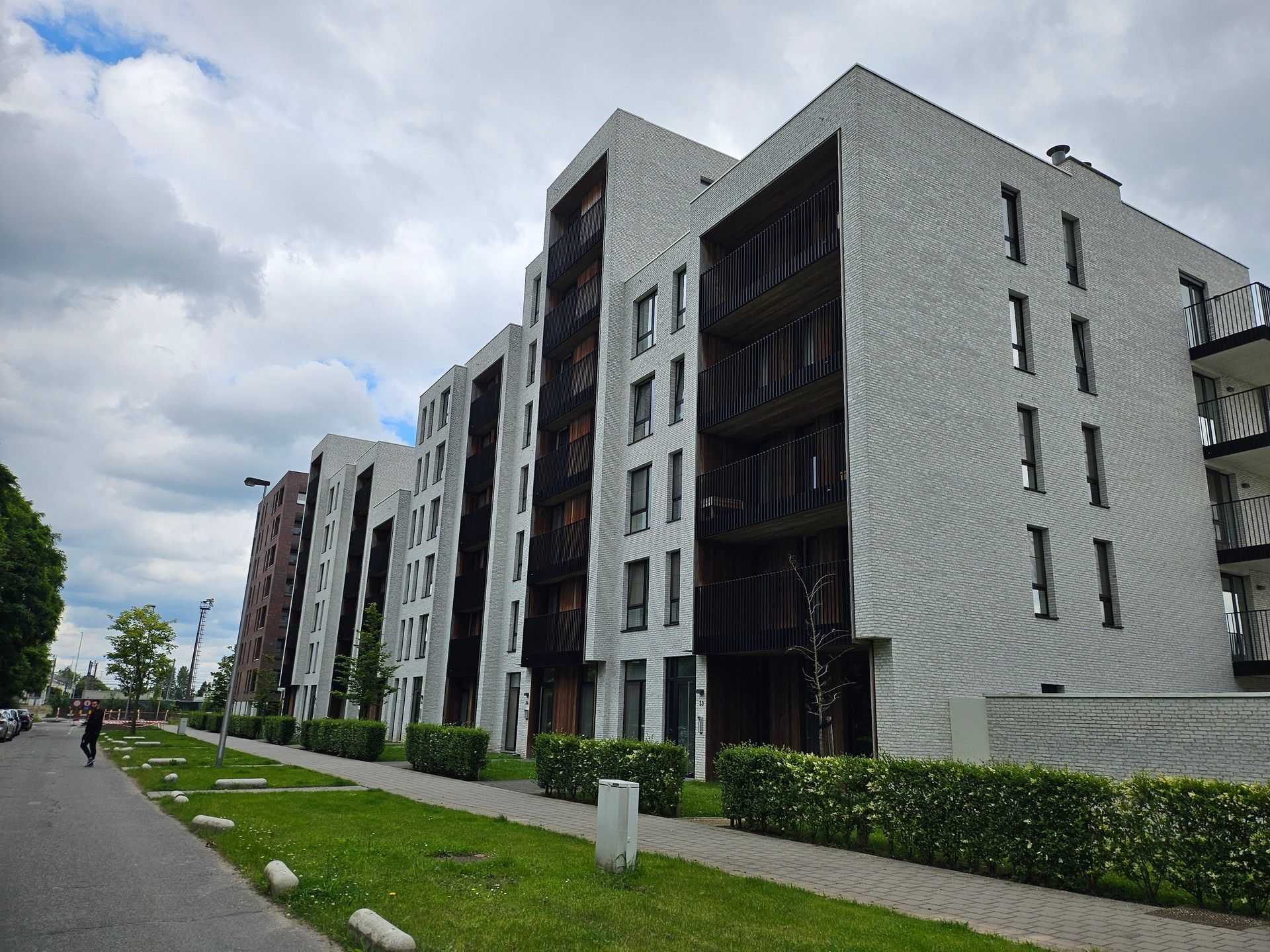 Ondergrondse autostandplaats in Res. Hasselt-West op de Hendrik van Veldekesingel. foto {{pictureIndex}}