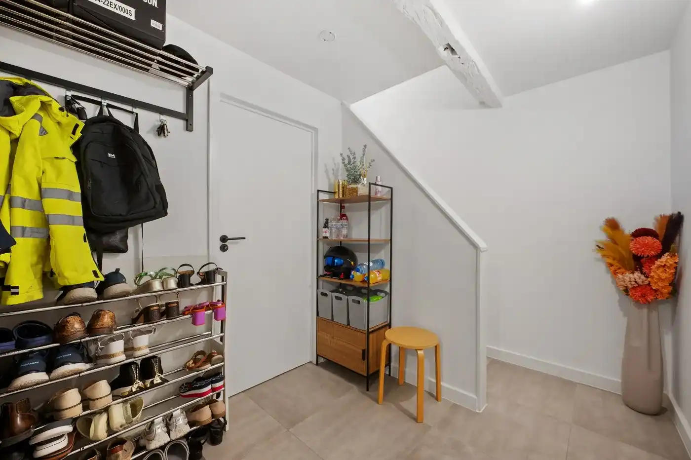 Uiterst mooie rijwoning met 3 grote slpks en garage te Tienen foto 7