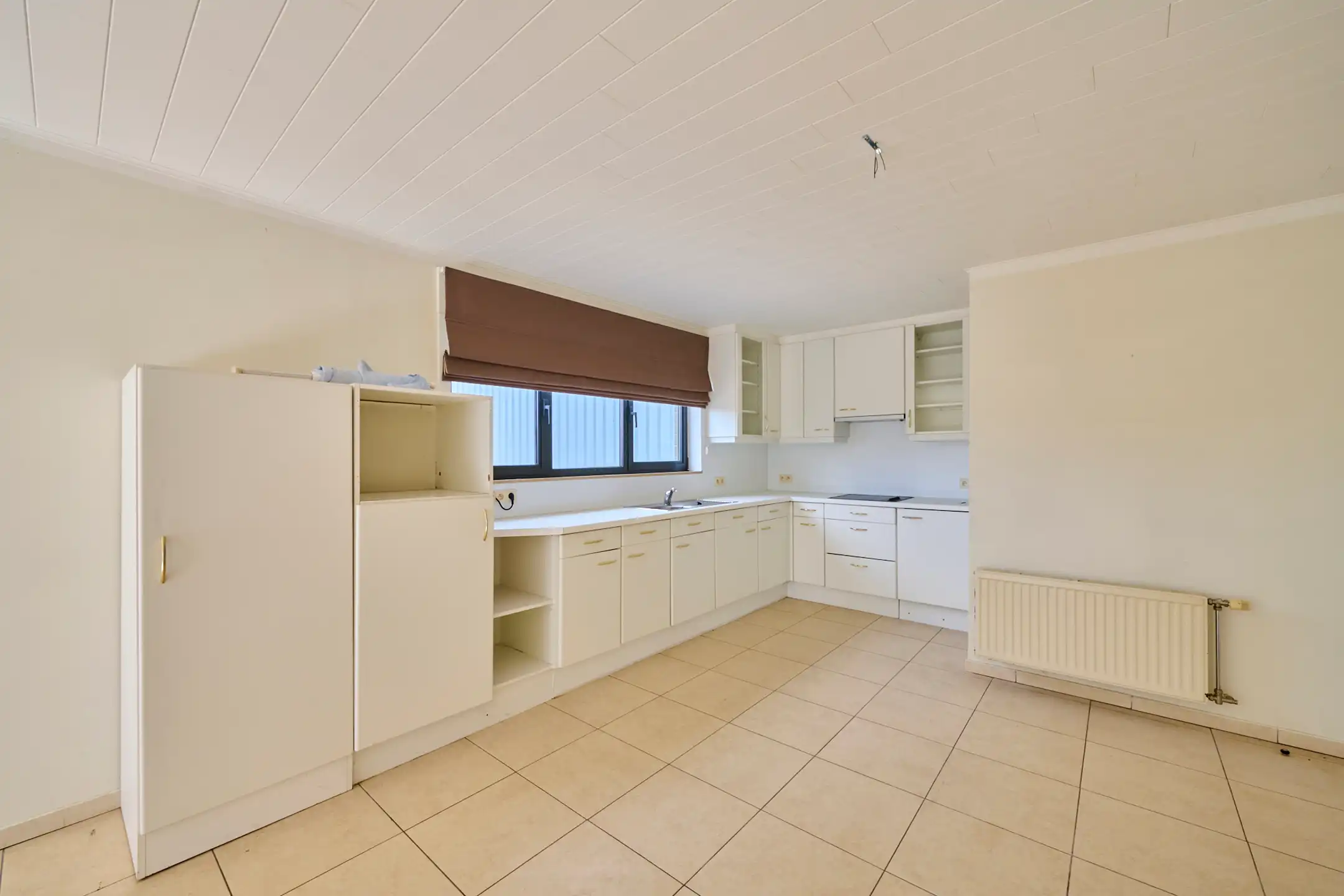 BEDRIJFSGEBOUW MET APPARTEMENT TE HUUR ZONHOVEN foto 15