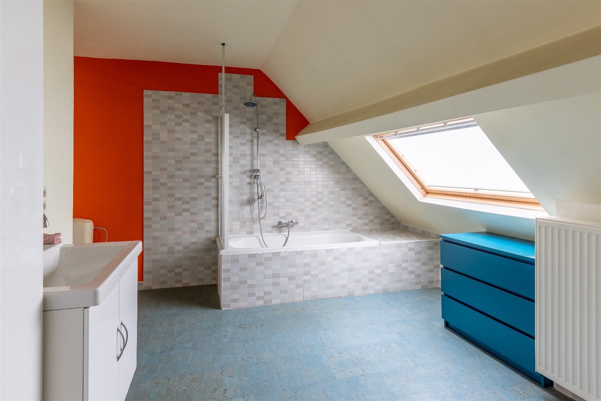 Ruime woning met 3 slaapkamers in het centrum. foto 22