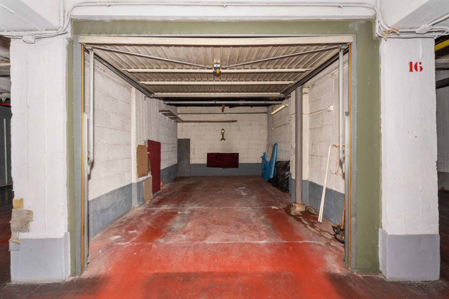 Lichtrijk appartement 2 slaapkamers, 2 terrassen, garagebox foto 16