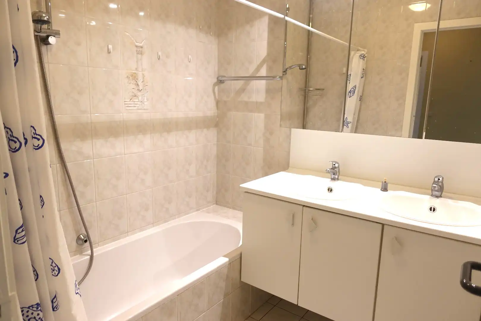 Ruim appartement met 2 slaapkamers te huur in Bredene foto 9