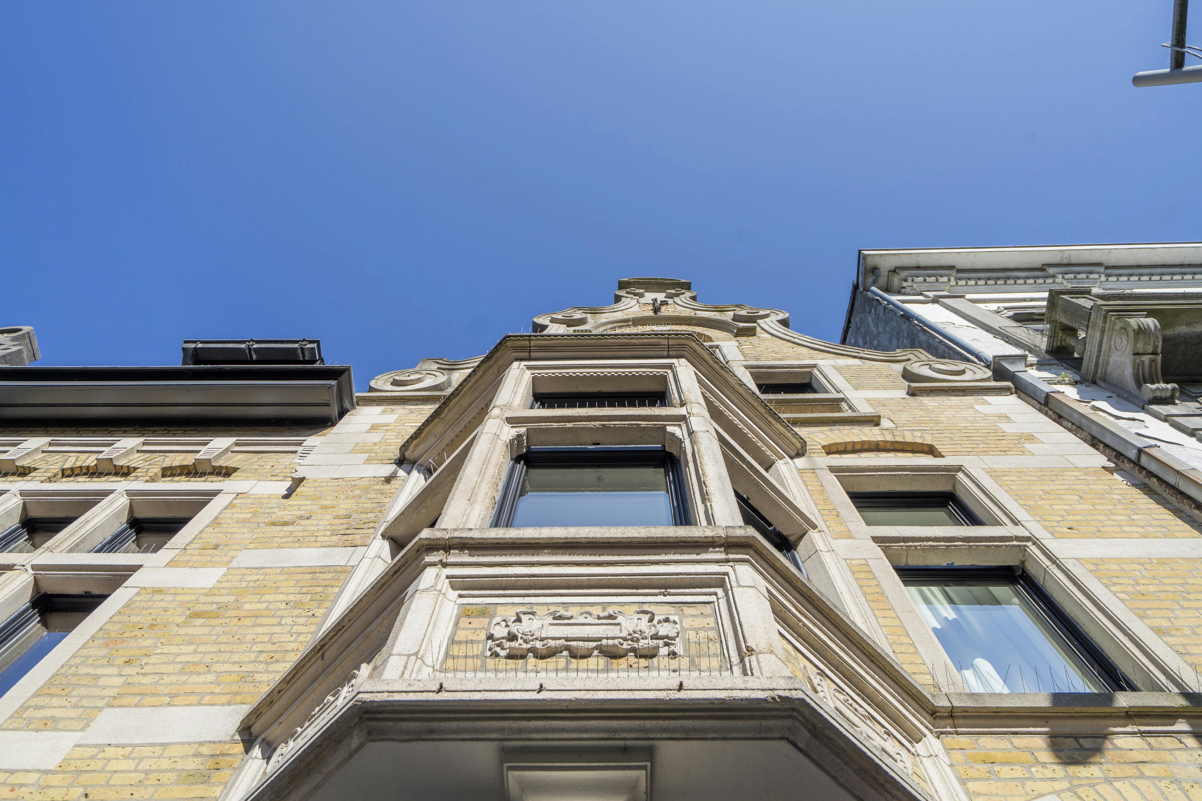 Prachtig gerenoveerde herenwoning te koop met uitweg  foto 30