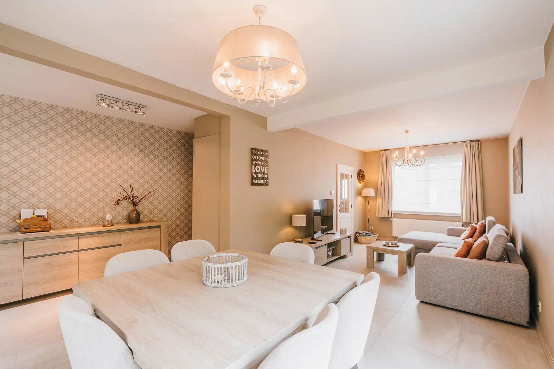 Gerenoveerde, instapklare woning op mooi perceel van 5are foto 7