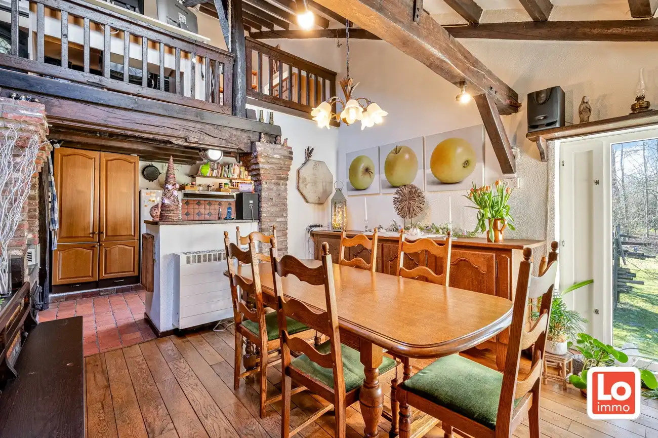 VERKOCHT! Charmante alleenstaande woning met inpandige dubbele garage en grote tuin met aanpalend bos (1ha) op een rustige locatie nabij het centrum van Wachtebeke! foto 9